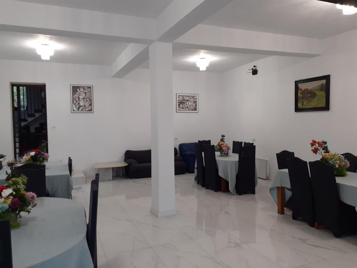 Hotel Salcia Tasnad Exterior foto